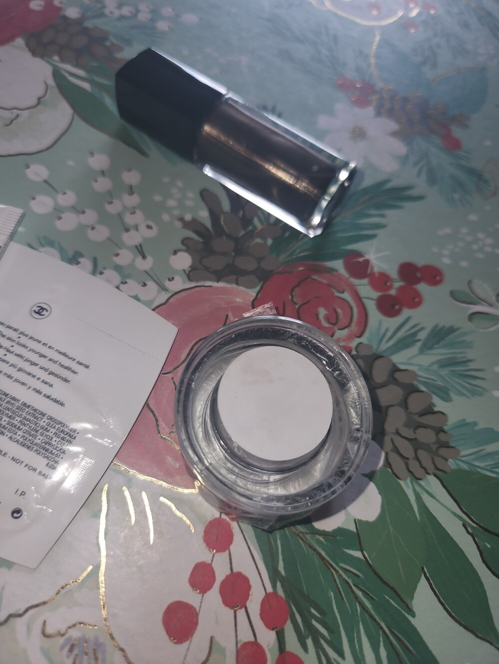 Authentic Chanel Bundle Lot Makeup Skincare - Picture 10 of 10